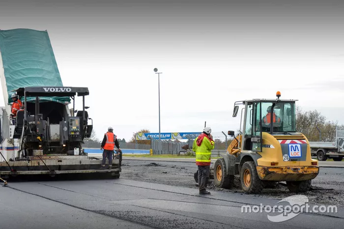Porsche curves changes