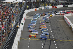Start: Martin Truex Jr., Furniture Row Racing, Toyota, führt