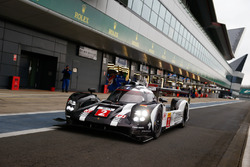 #2 Porsche Team Porsche 919 Hybrid: Romain Dumas, Neel Jani, Marc Lieb