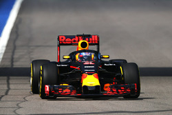 Даниэль Риккардо, Red Bull Racing RB12 с защитным экраном