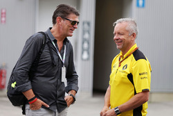 Graeme Lowdon, with Paul Seaby, Renault Sport F1 Team, Team Manager