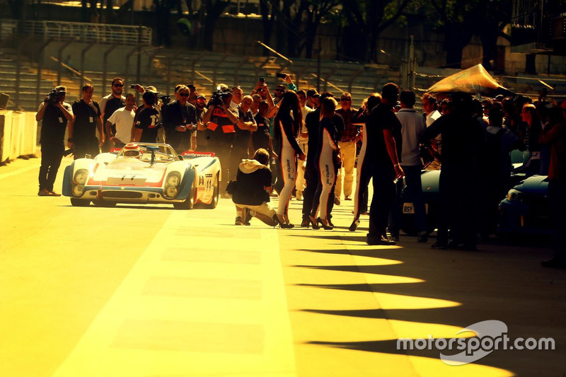 Nelson Piquet dirige Porsche 908 em Interlagos