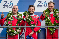 LMGTE-Pro-Podium: 2. #82 Risi Competizione, Ferrari 488 GTE: Giancarlo Fisichella, Toni Vilander, Ma