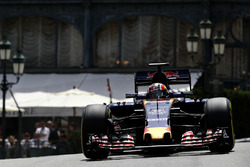 Даниил Квят, Scuderia Toro Rosso STR11