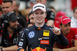 Race winner Dan Ticktum, Motopark Dallara F317 - Volkswagen