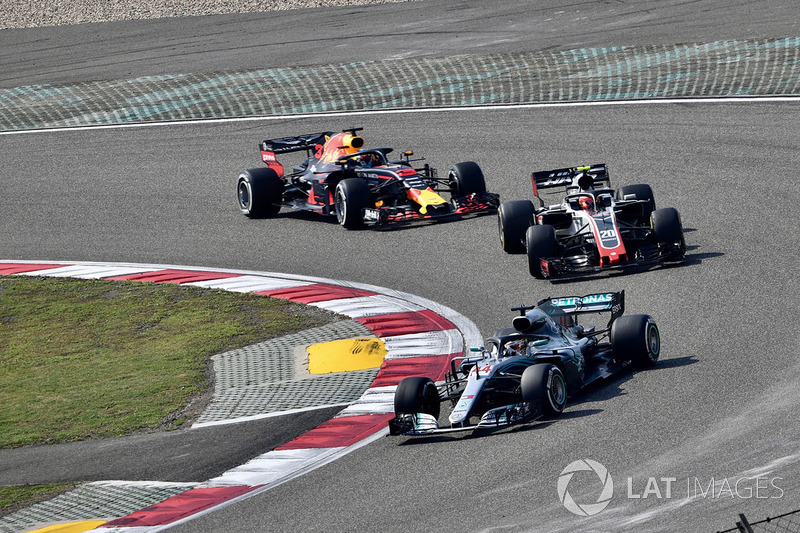 Lewis Hamilton, Mercedes-AMG F1 W09 EQ Power+, Kevin Magnussen, Haas F1 Team VF-18 and Daniel Ricciardo, Red Bull Racing RB14