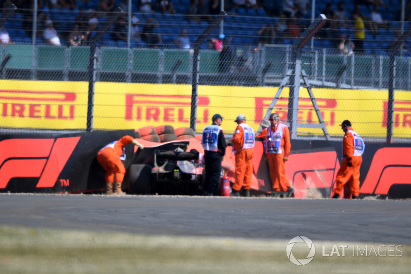 Brendon Hartley, Scuderia Toro Rosso STR13, dopo l'incidente
