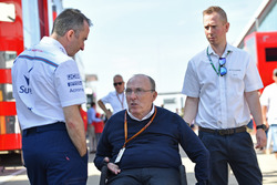 Paddy Lowe, Williams Shareholder and Technical Director and Frank Williams, Williams Team Owner