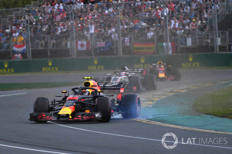 Max Verstappen, Red Bull Racing RB14 spins