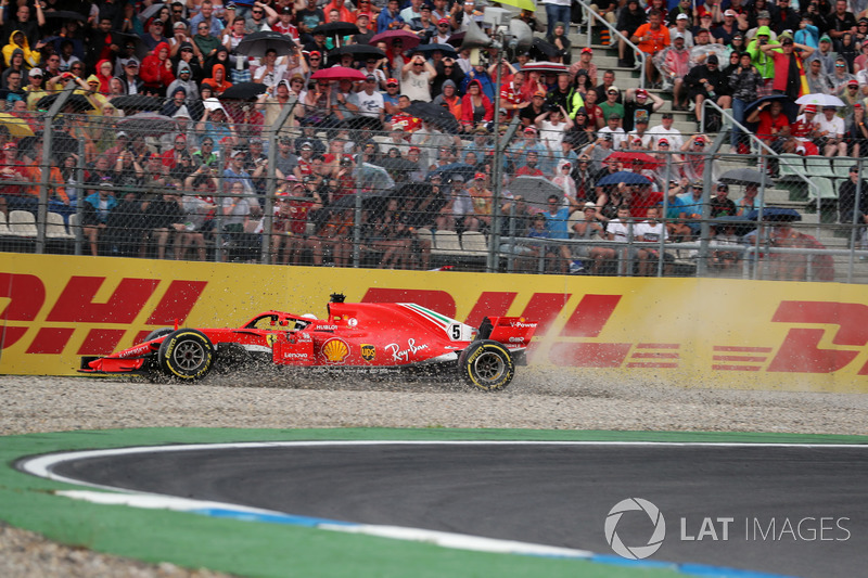 Detik-detik kecelakaan Sebastian Vettel, Ferrari SF71H