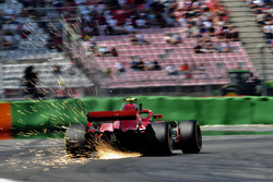 Kimi Raikkonen, Ferrari SF71H lâche des étincelles