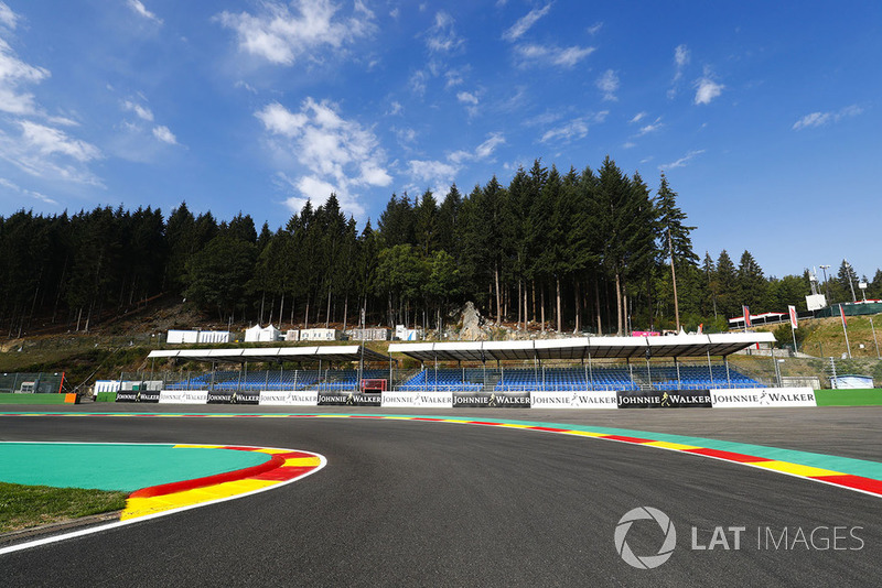 La chicane Bus Stop