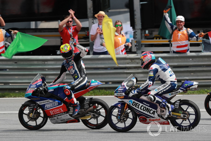 Il vincitore della gara Marco Bezzecchi, Prustel GP