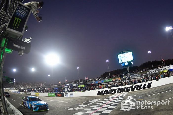 Race winner  Martin Truex Jr., Joe Gibbs Racing, Toyota Camry Auto Owners Insurance