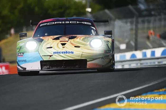 #56 Team Project 1 Porsche 911 RSR: Jorg Bergmeister, Patrick Lindsey, Egidio Perfetti
