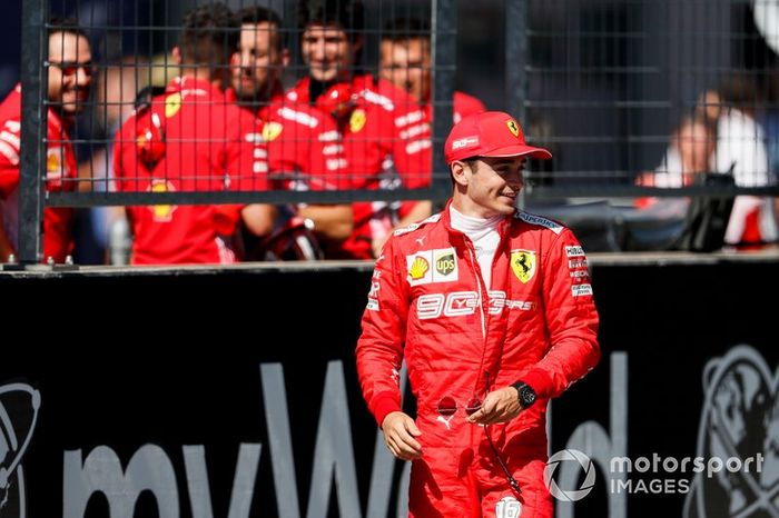 Ganador de la pole Charles Leclerc, Ferrari celebra