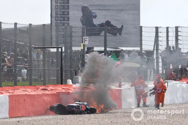 Fabio Quartararo, Petronas Yamaha SRT, Andrea Dovizioso, Ducati Team, fire 