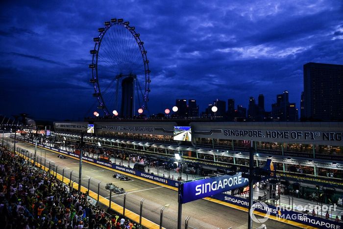 Sebastian Vettel, Aston Martin AMR22, Fernando Alonso, Alpine A522