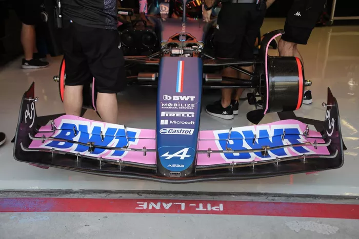Detalle del alerón delantero del Alpine A523