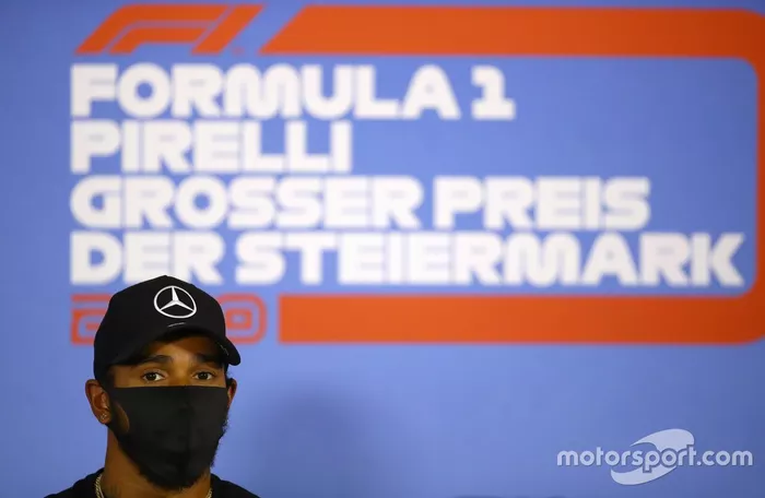 Lewis Hamilton, Mercedes-AMG Petronas F1 en la conferencia de prensa