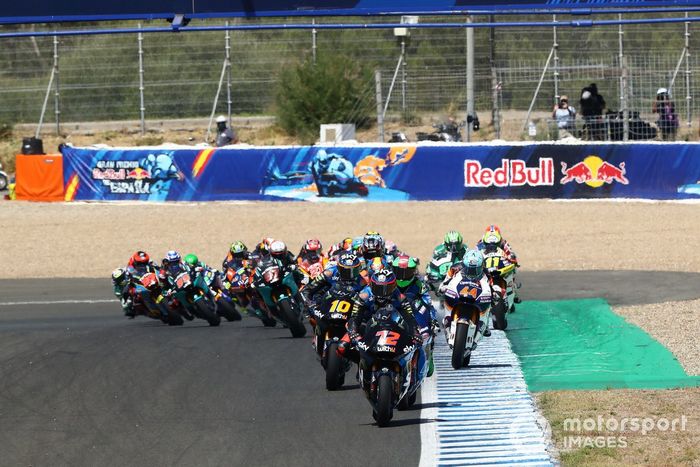 Acción al inicio de la carrera de Jerez