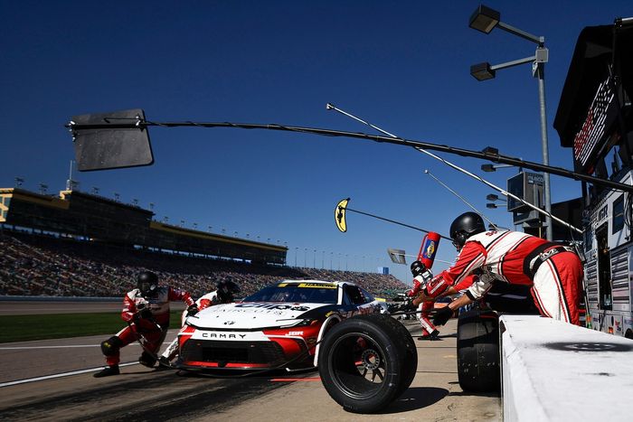 Denny Hamlin, Joe Gibbs Racing Toyota