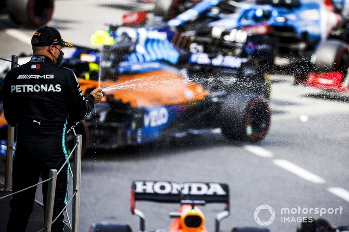 Podio: tercer lugar Valtteri Bottas, Mercedes