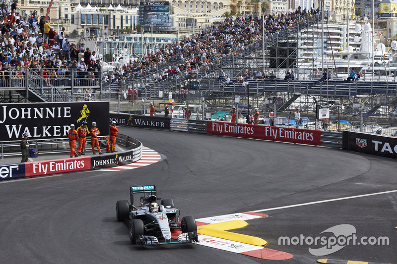 Lewis Hamilton, Mercedes AMG F1 W07 Hybrid