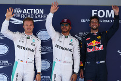 Pole position para Lewis Hamilton, Mercedes AMG F1 W07 , segundo puesto de Nico Rosberg, Mercedes AM