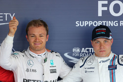 Обладатель поула - Нико Росберг, Mercedes AMG F1 Team и третье место - Валттери Боттас, Williams