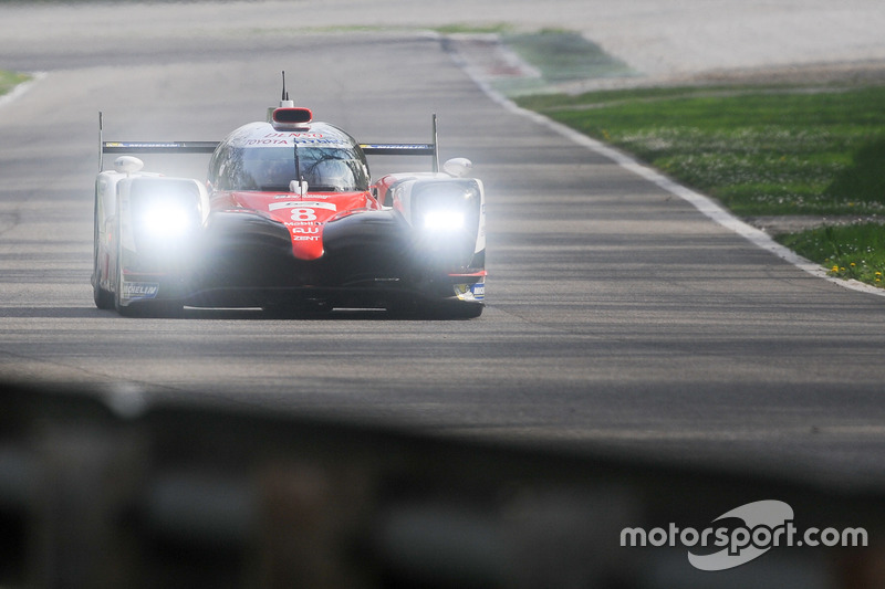 #8 Toyota Gazoo Racing Toyota TS050 Hybrid: Ентоні Девідсон, Ніколя Лап'єрр, Казукі Накадзіма