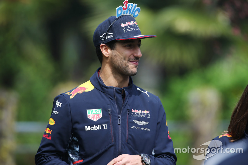 Daniel Ricciardo, Red Bull Racing, mit lustiger Kappe