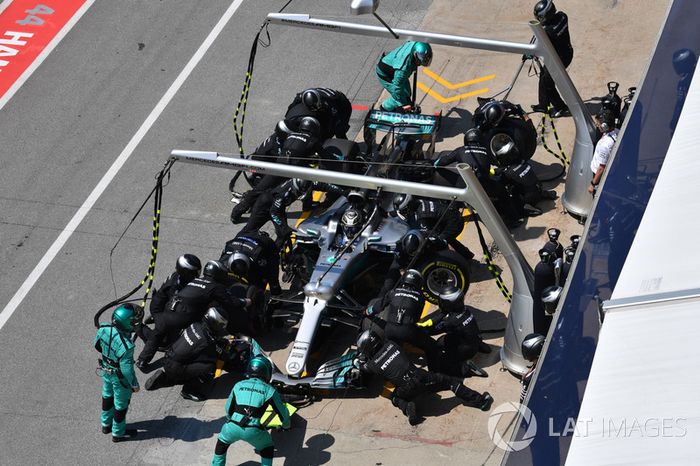 Valtteri Bottas, Mercedes-Benz F1 W08  pit stop