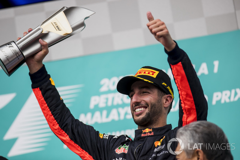Daniel Ricciardo garantiu mais um pódio, na terceira posição.