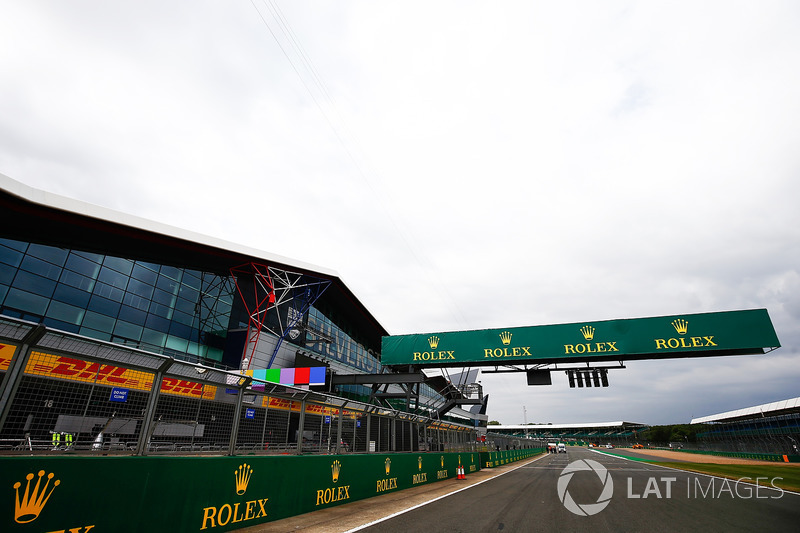 Start/ZIel-Gerade in Silverstone