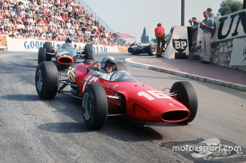 Lorenzo Bandini, Ferrari 158/246; Graham Hill, BRM P261