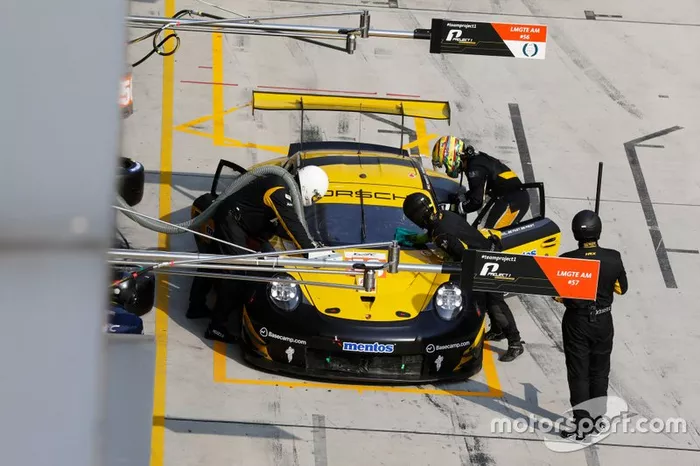 #56 Team Project 1 Porsche 911 RSR: Egidio Perfetti, Matteo Cairoli, David Heinemeier Hansson