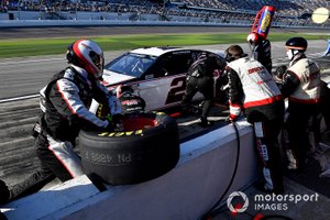 Brad Keselowski, Team Penske, Ford Mustang Discount Tire