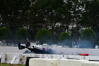 Crash: Pietro Fittipaldi, Dale Coyne Racing Honda, James Hinchcliffe, Schmidt Peterson Motorsports Honda