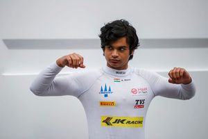 Arjun Maini, Trident