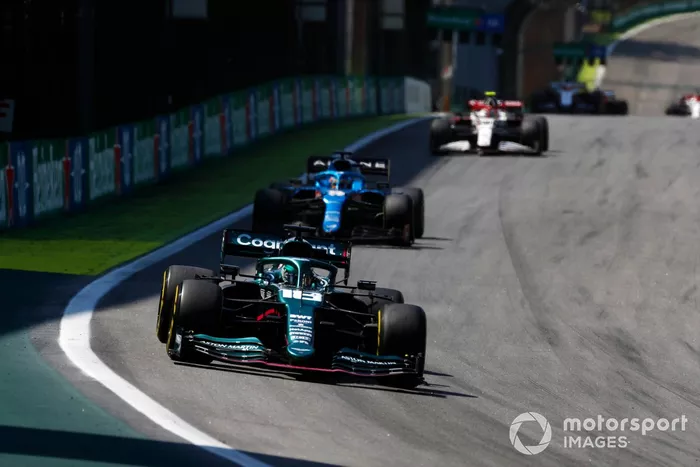 Lance Stroll, Aston Martin AMR21, Fernando Alonso, Alpine A521