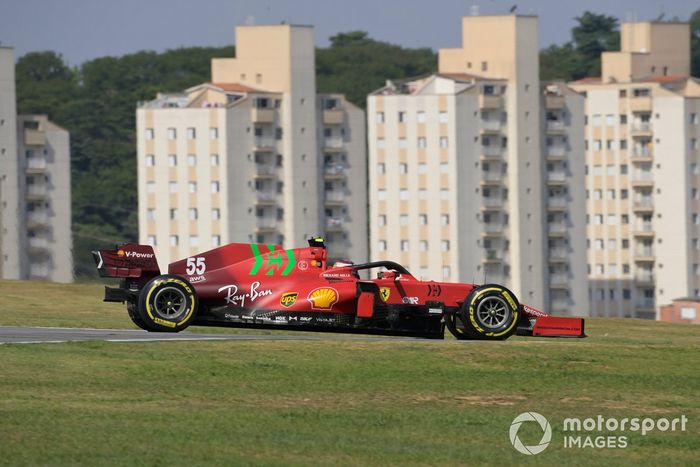 Carlos Sainz Jr, Ferrari SF21
