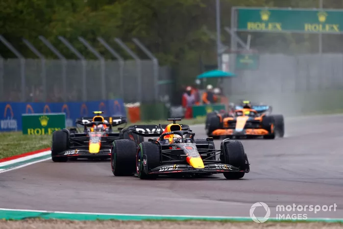Max Verstappen, Red Bull Racing RB18, Sergio Pérez, Red Bull Racing RB18, Lando Norris, McLaren MCL36