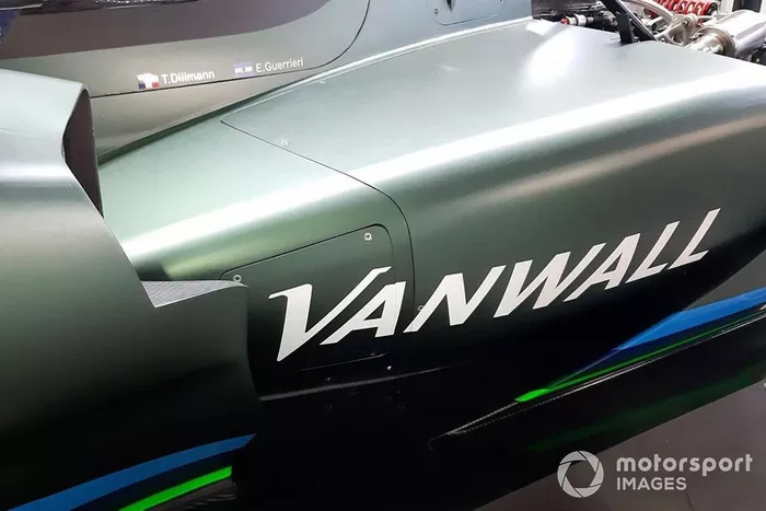 Hypercar Vanwall Racing ByKolles