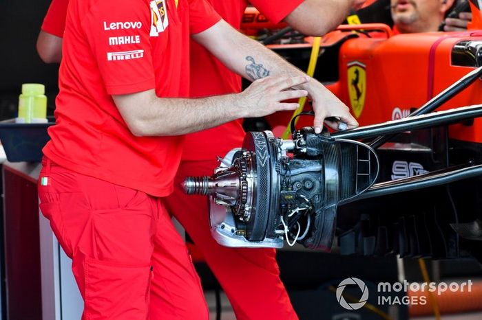 Freno delantero del Ferrari SF90 