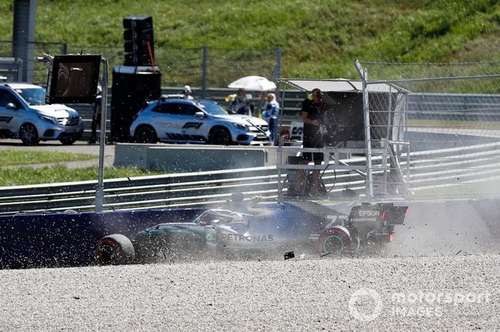 Choque de Valtteri Bottas, Mercedes AMG W10 