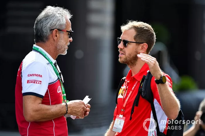 Beat Zehnder, Team Manager de Alfa Romeo Racing y Sebastian Vettel, Ferrari