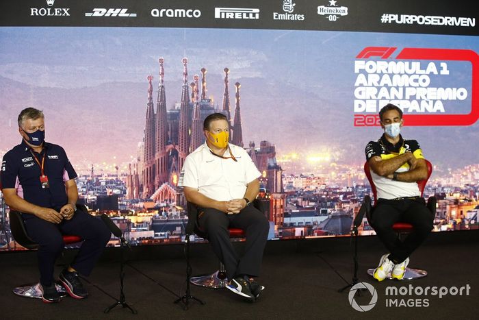 Otmar Szafnauer, Director del equipo y CEO de Racing Point, Zak Brown, Director Ejecutivo de McLaren y Cyril Abiteboul, Director General del equipo Renault F1 