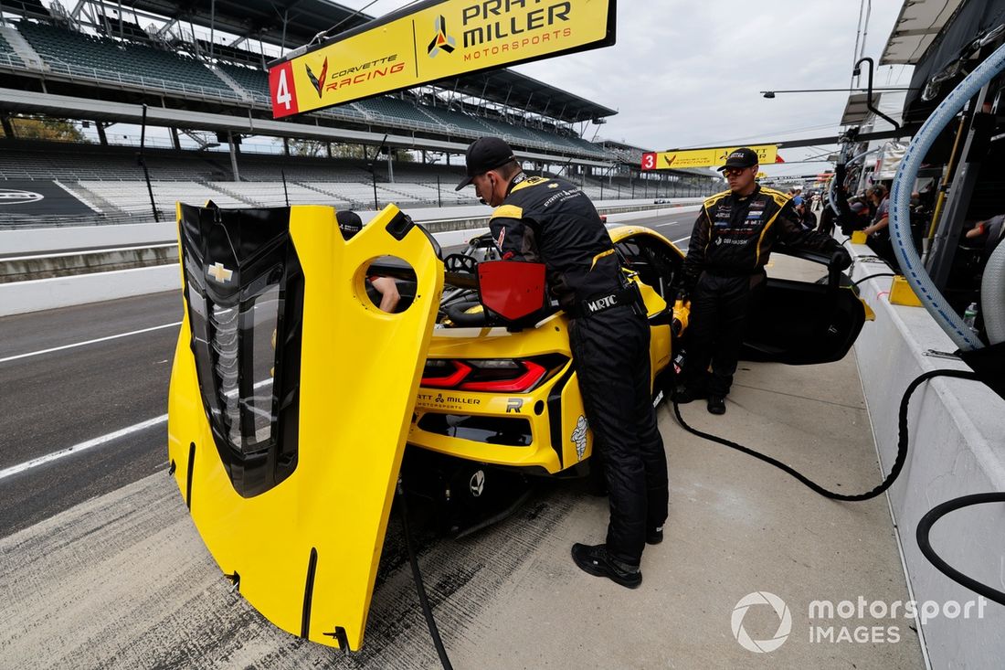 #4 Corvette Racing by Pratt Miller Motorsports Corvette Z06 GT3.R: Tommy Milner, Nicky Catsburg
