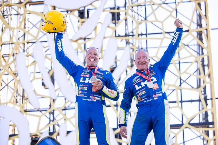 #237 Coronel Dakar Team Century CR7-T: Tim Coronel, Tom Coronel